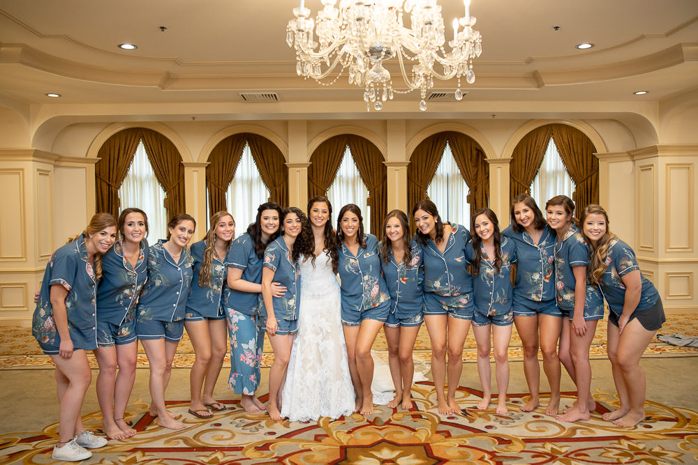 Darian and her bridesmaids together at Woodholme Country Club